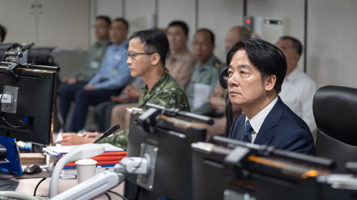 正副總統當選人賴清德與蕭美琴前往國防部聽取機密簡報。(總統府提供)
