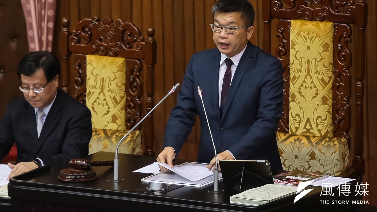 《宗教基本法》爭議大,立法院副院長蔡其昌23日晚間7點在散會前宣讀,民進黨團及時代力量黨團針對《宗教基本法》草案付委決議,提出復議案,另定期處理。(資料照,顏麟宇攝) 《宗教基本法》爭議大,立法院副院長蔡其昌23日晚間7點在散會前宣讀,民進黨團及時代力量黨團針對《宗教基本法》草案付委決議,提出復議案,另定期處理。(資料照,顏麟宇攝)