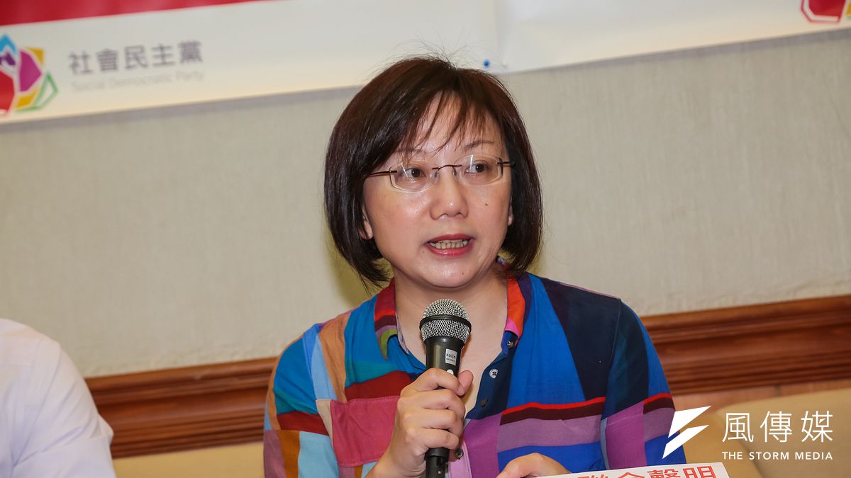 范雲2015年仍為社民黨員時,和民進黨合作競選台北市大安區立委席次。(資料照,顏麟宇攝) 范雲2015年仍為社民黨員時,和民進黨合作競選台北市大安區立委席次。(資料照,顏麟宇攝)