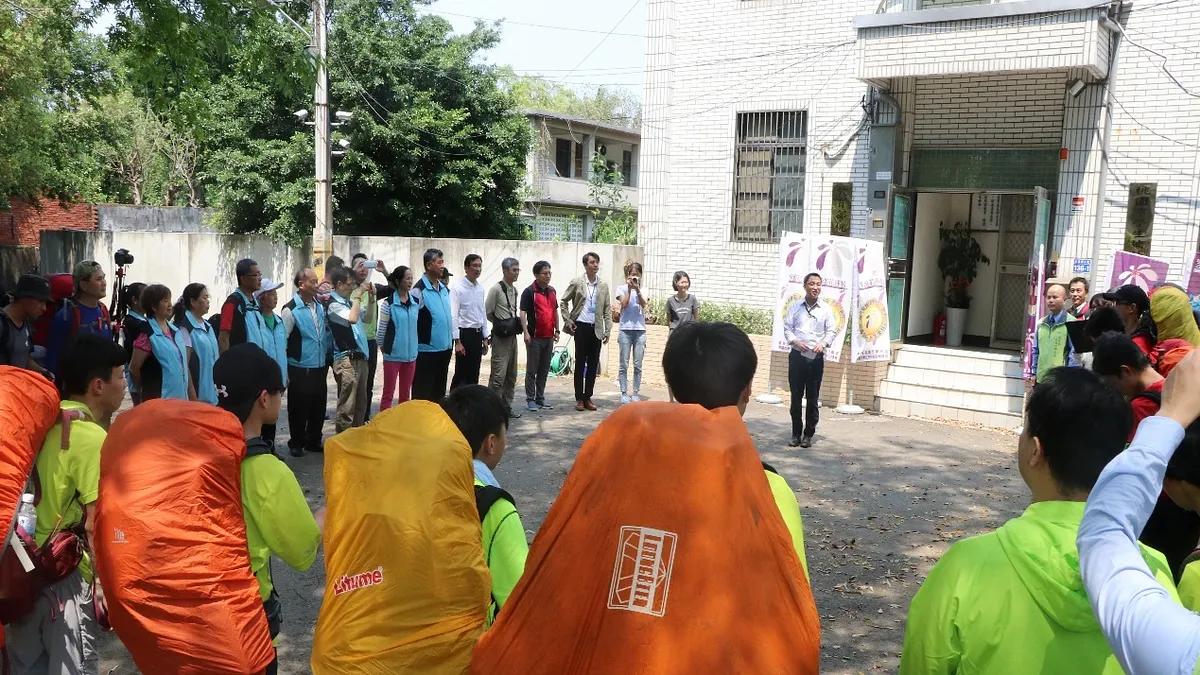 「穿越世紀奇峰、夢想起飛」 高關懷學生蛻變起飛 「穿越世紀奇峰、夢想起飛」 高關懷學生蛻變起飛