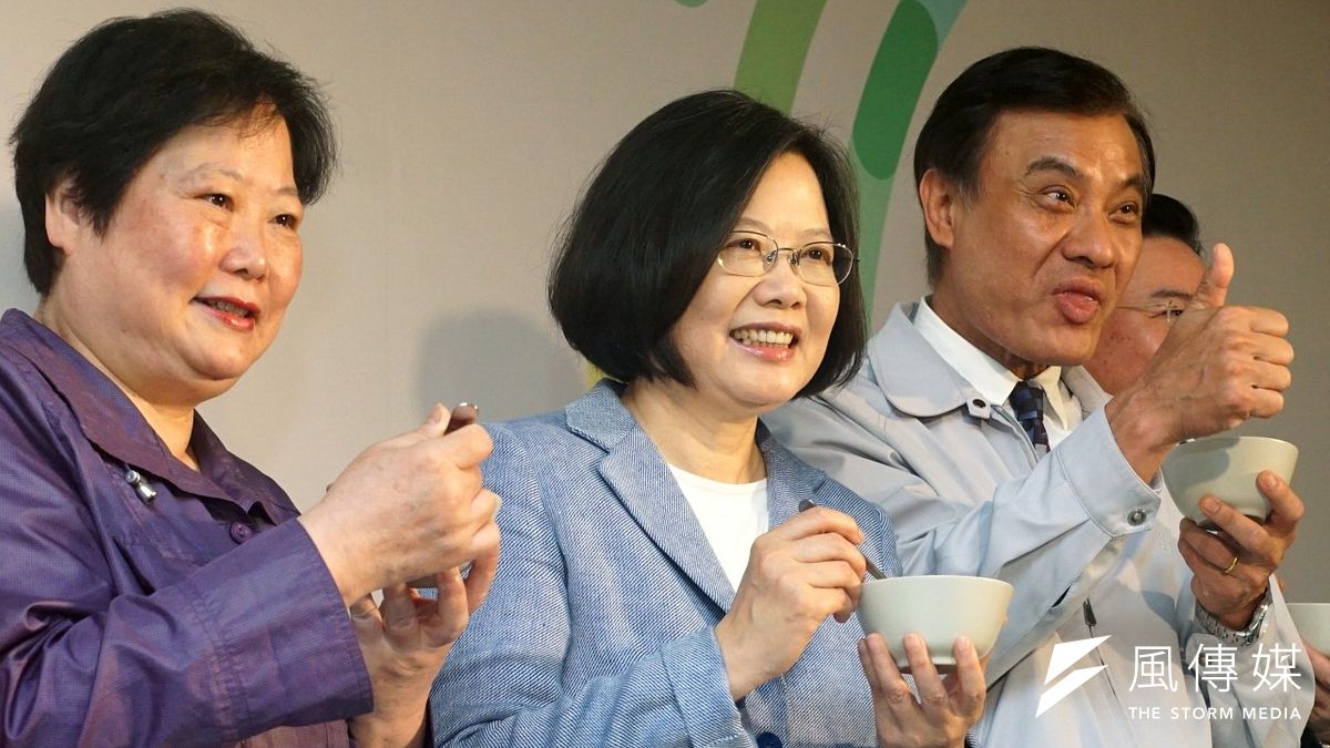 民進黨總統參選人蔡英文競選辦公室25日成立,前祕書長蘇嘉全擔任總幹事。(蘇仲泓攝) 民進黨總統參選人蔡英文競選辦公室25日成立,前祕書長蘇嘉全擔任總幹事。(蘇仲泓攝)