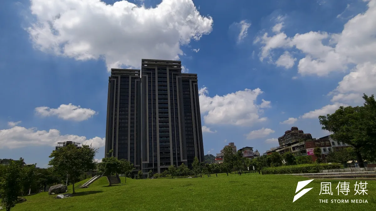 台北市文山區的知名建案「南方莊園」。(風傳媒攝影)