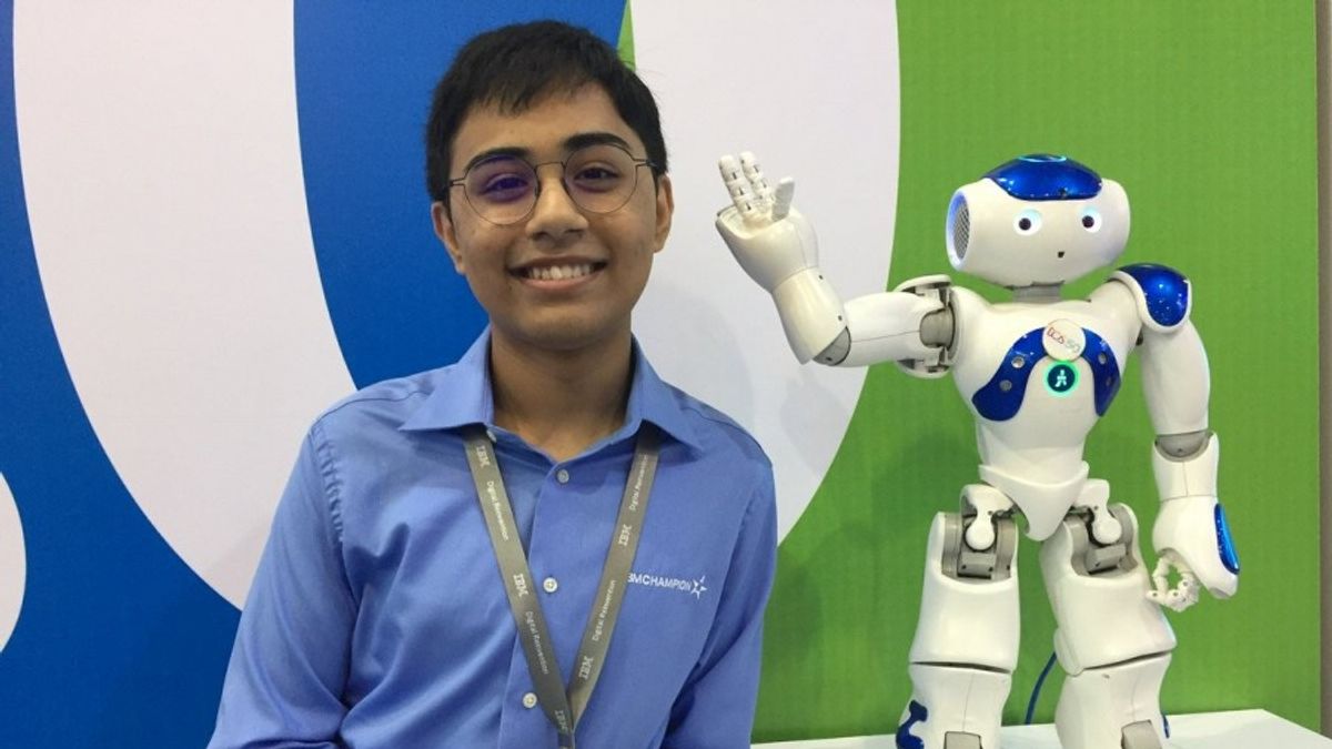 五歲學寫程式、14歲揪出IBM漏洞,今年15歲的印度少年Tanmay Bakshi一頭栽進人工智慧(AI)的世界,如今的他是全球最年輕的AI專家,未來想透過AI讓癱瘓病患開口說話。(圖/智慧機器人網提供) 五歲學寫程式、14歲揪出IBM漏洞,今年15歲的印度少年Tanmay Bakshi一頭栽進人工智慧(AI)的世界,如今的他是全球最年輕的AI專家,未來想透過AI讓癱瘓病患開口說話。(圖/智慧機器人網提供)