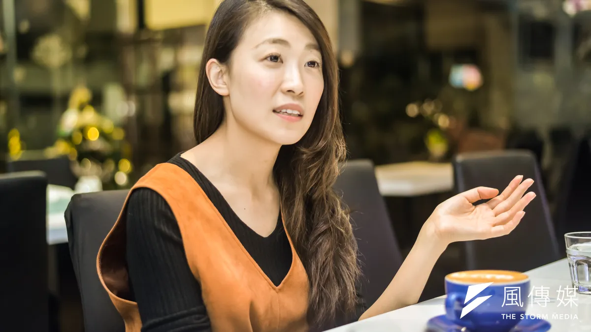 興航企業工會副理事長龐閔憶說,復興航空可能事先有預謀,先把賺錢的復興空廚轉移到子公司中興保全,再縮減工時,「我的薪資就差了2萬元,所有一切的縮編都是在這半年。」(甘岱民攝)