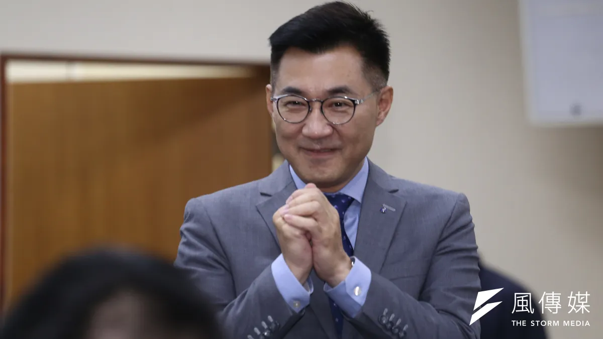 國民黨中常會,由新任黨主席江啟臣主持並頒發新任中常委當選證書。(陳品佑攝)