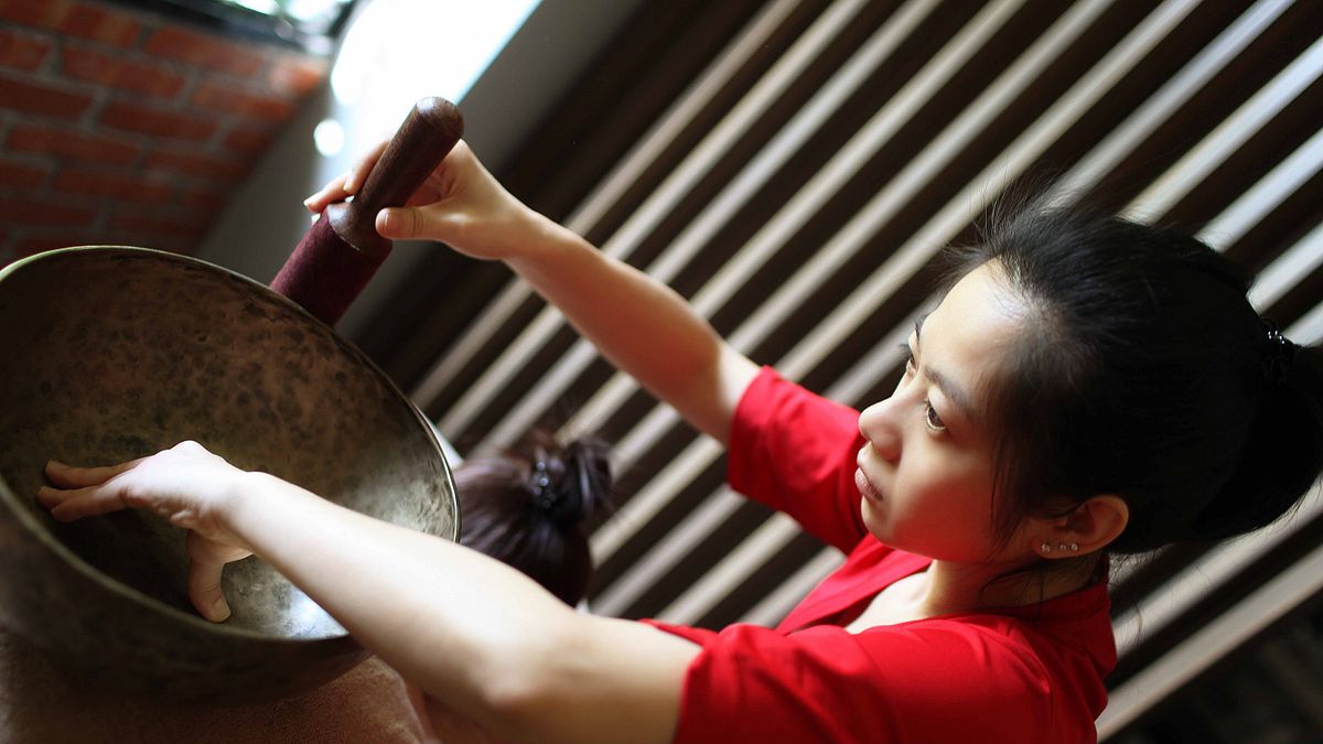 「橙花想紅」獨特的「頌缽靜心SPA」,讓客人遠離煩囂拷貝(圖/橙花想紅提供) 「橙花想紅」獨特的「頌缽靜心SPA」,讓客人遠離煩囂拷貝(圖/橙花想紅提供)