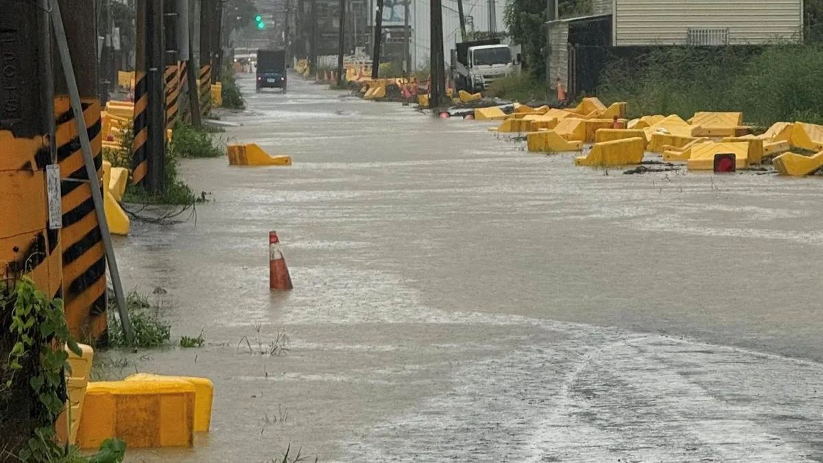 颱風加上連日暴雨,南台灣深陷水患。(圖/取自台南大小事公開社團)