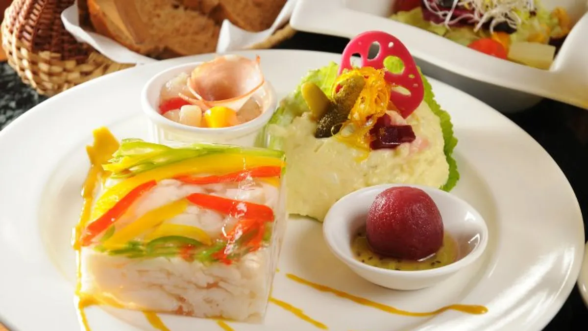 俄羅斯魚凍,是明星咖啡館的招牌菜!(圖/明星咖啡館@facebook) 俄羅斯魚凍,是明星咖啡館的招牌菜!(圖/明星咖啡館@facebook)