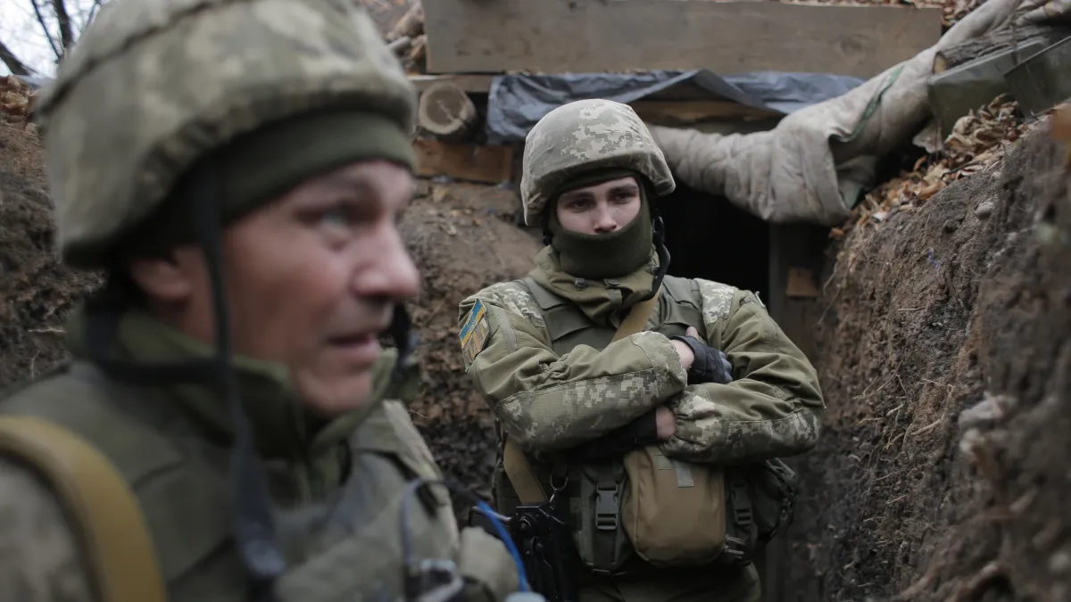 烏克蘭東部頓巴斯(Donbas)地區,政府軍與親俄羅斯叛軍、俄羅斯正規軍自2014年夏天鏖戰至今,傷亡慘重。(AP)