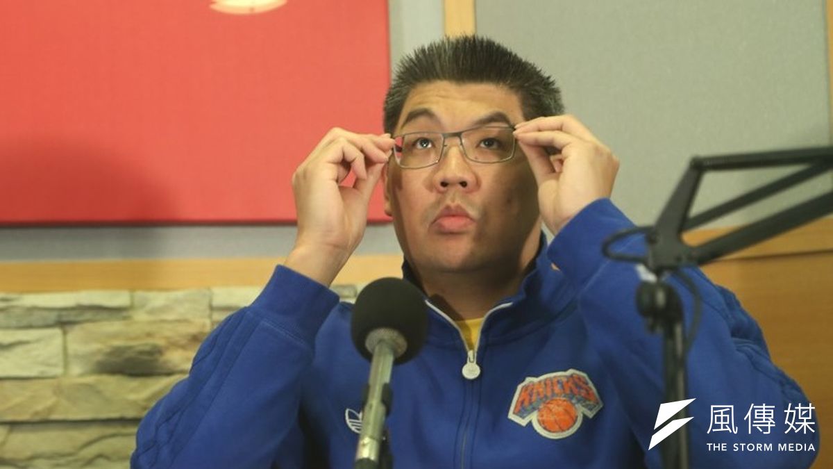 連勝文25日表示,他會戰戰兢兢地去面對選戰,用哀兵姿態督促自己往前走。(吳逸驊攝) 連勝文25日表示,他會戰戰兢兢地去面對選戰,用哀兵姿態督促自己往前走。(吳逸驊攝)