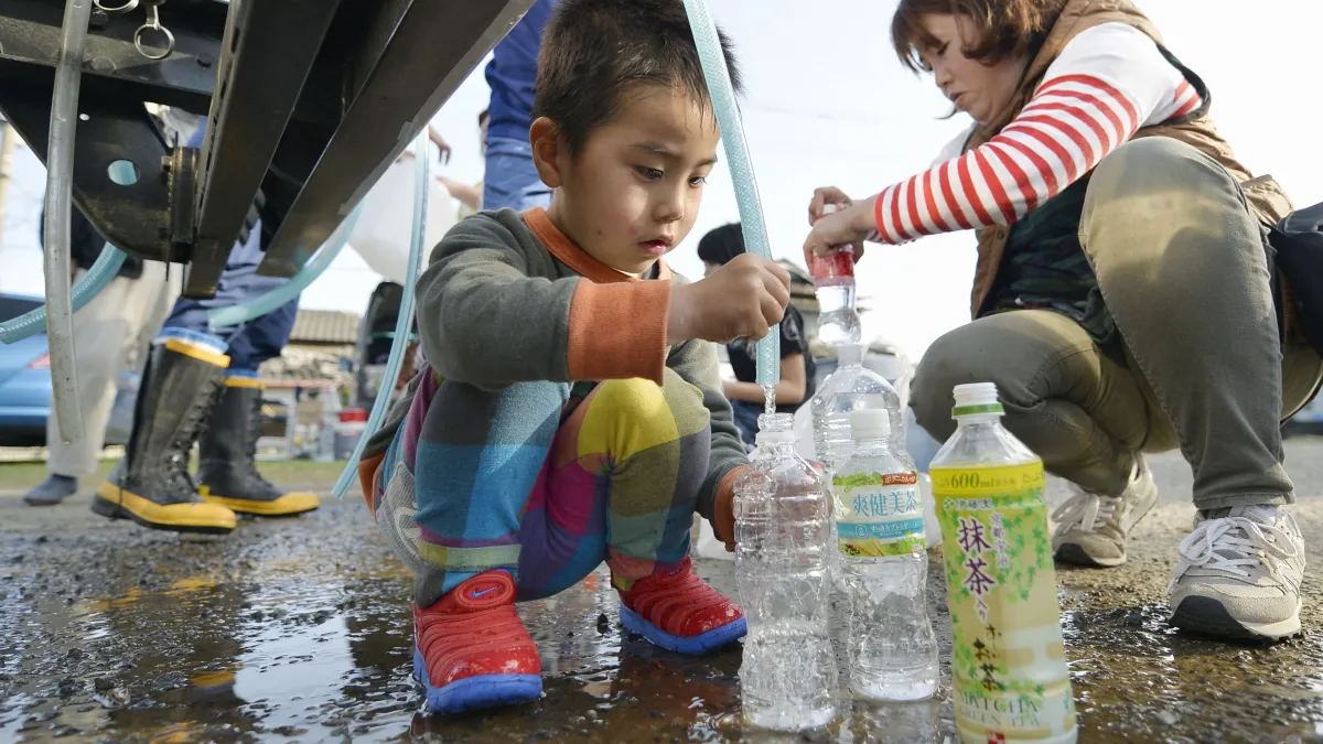 日本九州熊本大地震,災民亟待救援(美聯社)