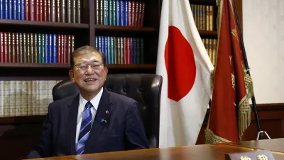 日本政壇老將石破茂贏得自民黨總裁選舉,隨即在出任首相大位後宣布解散國會進行改選。(美聯社)