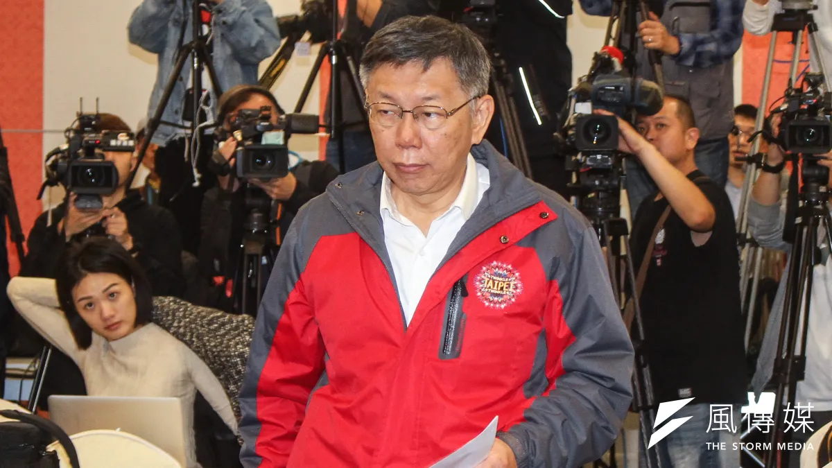 針對《反滲透法》若闖關成功,國親兩黨將對其提釋憲。對此,台北市長柯文哲31日批評,若要提釋憲,乾脆下跪投降就好。(資料照,蔡親傑攝)