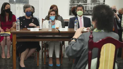 2022年8月3日,美國聯邦眾議院議長裴洛西率領的國會訪問團參訪景美人權園區,監察院長陳菊接待。(AP)