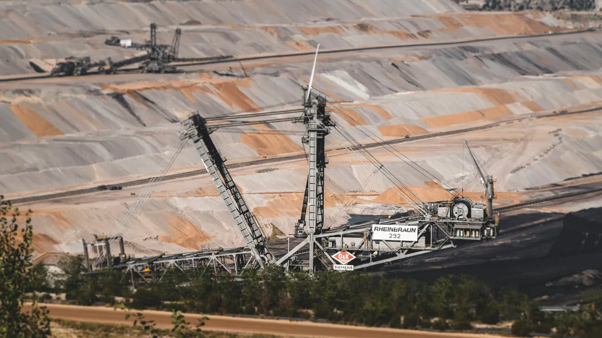 澳洲稀土礦源豐富,但缺乏下游加工技術,難撐起一條真正獨立的稀土供應。(取自Unsplash) 澳洲稀土礦源豐富,但缺乏下游加工技術,難撐起一條真正獨立的稀土供應。(取自Unsplash)