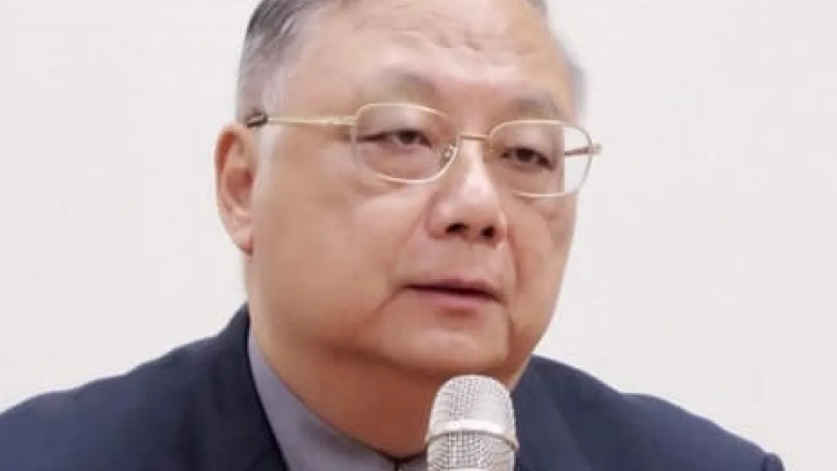 中華大學講座教授杜紫宸(見圖)日前申請政大EMBA未獲入選進入面試階段,質疑口試名單是工讀生選的。(取自杜紫宸臉書)