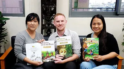 屏東縣地磨兒國小為全國首先採用族群本位教科書的實驗學校。屏東縣長潘孟安表示,屏東經驗就是希望將重視多元族群、多元世代視為安居樂業的核心概念。(圖/屏東縣政府提供)