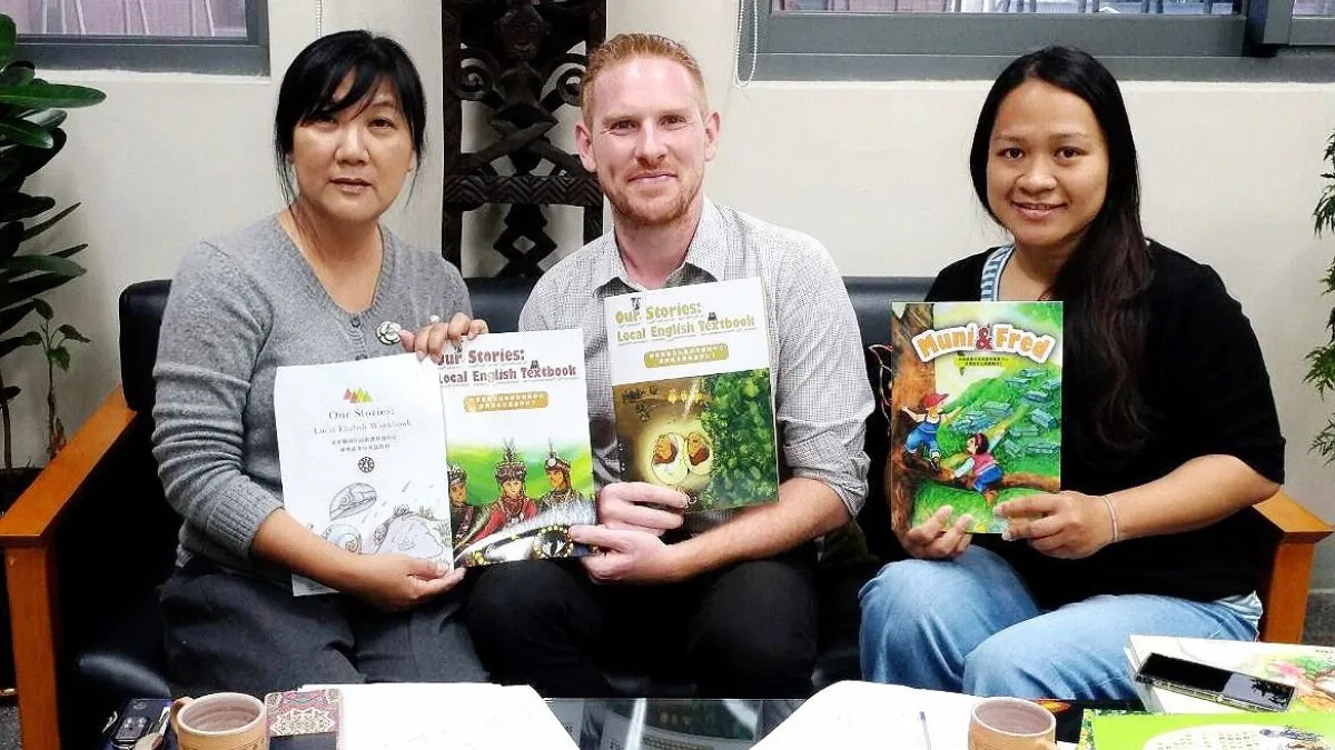 屏東縣地磨兒國小為全國首先採用族群本位教科書的實驗學校。屏東縣長潘孟安表示,屏東經驗就是希望將重視多元族群、多元世代視為安居樂業的核心概念。(圖/屏東縣政府提供)