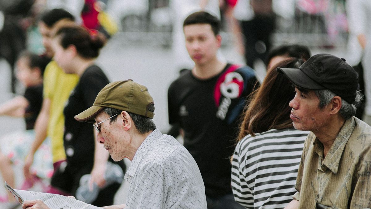 退休金延後領才發現慘了!74歲男月領5.4萬卻後悔,選擇重返職場,嘆:以前想得太簡單