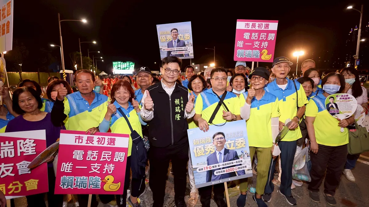 立委賴瑞隆舉辦「來呦!隆作伙」政策說明會,與在場鄉親深度交流。(圖/賴瑞隆服務處提供) 立委賴瑞隆舉辦「來呦!隆作伙」政策說明會,與在場鄉親深度交流。(圖/賴瑞隆服務處提供)