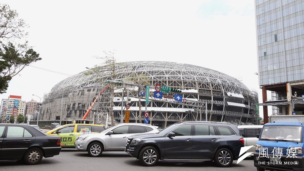 台灣搞一個大巨蛋花25年尚未完成,政客的短視、無擔當又玩弄政治是主因。(資料照片,林韶安攝) 台灣搞一個大巨蛋花25年尚未完成,政客的短視、無擔當又玩弄政治是主因。(資料照片,林韶安攝)