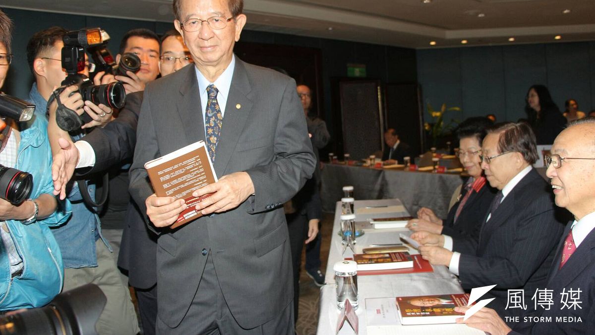 前中研院長李遠哲出席錢煦回憶錄新書發表會。(葉信菉攝) 前中研院長李遠哲出席錢煦回憶錄新書發表會。(葉信菉攝)