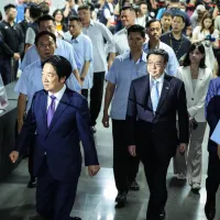 總統賴清德(左)面臨朝小野大,行政院長卓榮泰(右)對數項立院通過的法案,做出「不副署」決定,掀起憲法議論。(資料照,陳品佑攝) 總統賴清德(左)面臨朝小野大,行政院長卓榮泰(右)對數項立院通過的法案,做出「不副署」決定,掀起憲法議論。(資料照,陳品佑攝)