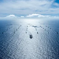 環太平洋軍事演習(RIMPAC)は米国が主導し、2年ごとに開催される世界最大規模の国際海上演習だ。米国海軍はこれを「独自の訓練の機会」と強調し、参加国間の協力強化や海上交通の安全確保に寄与するものであるとしている。  台湾が参加すれば、国際的な知名度向上や同盟国との協同作戦能力の強化に役立つだろう。(写真/2024年環太平洋軍事演習の資料写真、米国海軍公式サイトより) 環太平洋軍事演習(RIMPAC)は米国が主導し、2年ごとに開催される世界最大規模の国際海上演習だ。米国海軍はこれを「独自の訓練の機会」と強調し、参加国間の協力強化や海上交通の安全確保に寄与するものであるとしている。  台湾が参加すれば、国際的な知名度向上や同盟国との協同作戦能力の強化に役立つだろう。(写真/2024年環太平洋軍事演習の資料写真、米国海軍公式サイトより)