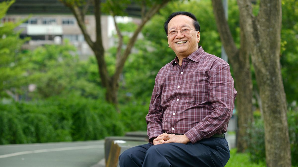 黑幼龍靠著閱讀,充實了自己的人生。(圖/天下文化提供) 黑幼龍靠著閱讀,充實了自己的人生。(圖/天下文化提供)