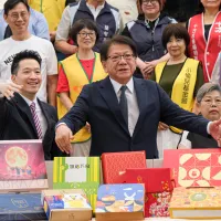 總統府原定向37家庇護工場預購的月餅,受到國務機要費刪減、凍結影響,相關採購無法履行,引發外界高度議論。(資料照,劉偉宏攝) 總統府原定向37家庇護工場預購的月餅,受到國務機要費刪減、凍結影響,相關採購無法履行,引發外界高度議論。(資料照,劉偉宏攝)