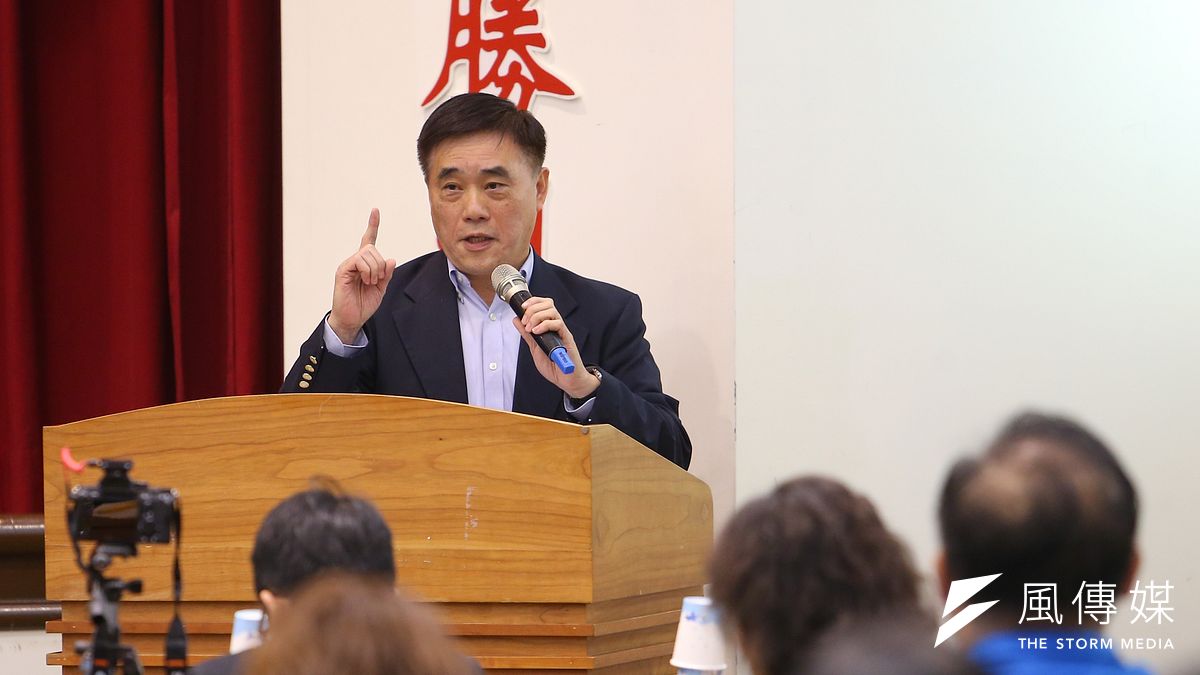 國民黨主席補選候選人郝龍斌(見圖)20日出席「立法實務研討會」,發表政見時提出「三不、一沒有、一個堅持」。(顏麟宇攝) 國民黨主席補選候選人郝龍斌(見圖)20日出席「立法實務研討會」,發表政見時提出「三不、一沒有、一個堅持」。(顏麟宇攝)