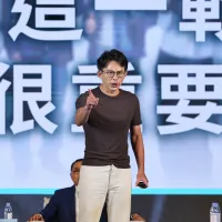 黃國昌近期出版新書,內容提及前戰友洪慈庸並暗指其當時「搞消失」引發爭議。(資料照,陳品佑攝) 黃國昌近期出版新書,內容提及前戰友洪慈庸並暗指其當時「搞消失」引發爭議。(資料照,陳品佑攝)