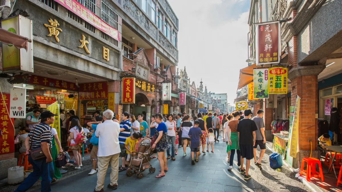 臺北市政府衛生局公布年節食品抽驗結果,大溪老街的豆干防腐劑超標。(圖/取自桃園觀光導覽網)