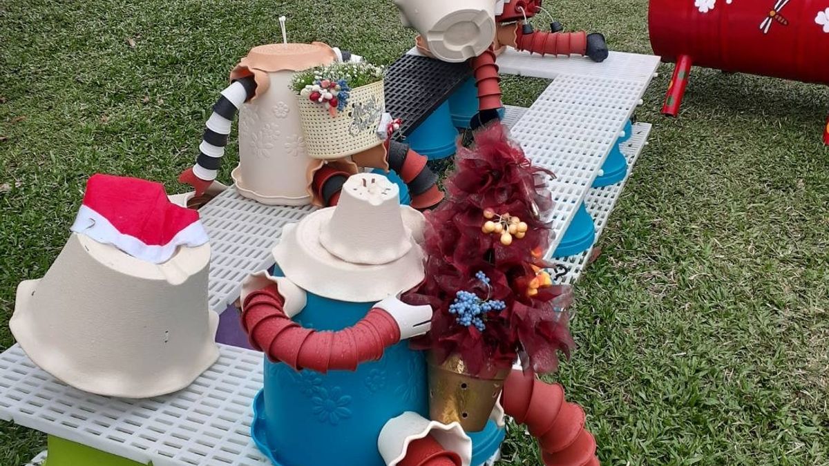 員林市公所公園內的裝置藝術造人破壞,員林分局以偵辦重大刑案方式作任務分工經過一天的時間,找到破壞裝置藝術的當事人。(圖/彰化縣政府提供) 員林市公所公園內的裝置藝術造人破壞,員林分局以偵辦重大刑案方式作任務分工經過一天的時間,找到破壞裝置藝術的當事人。(圖/彰化縣政府提供)