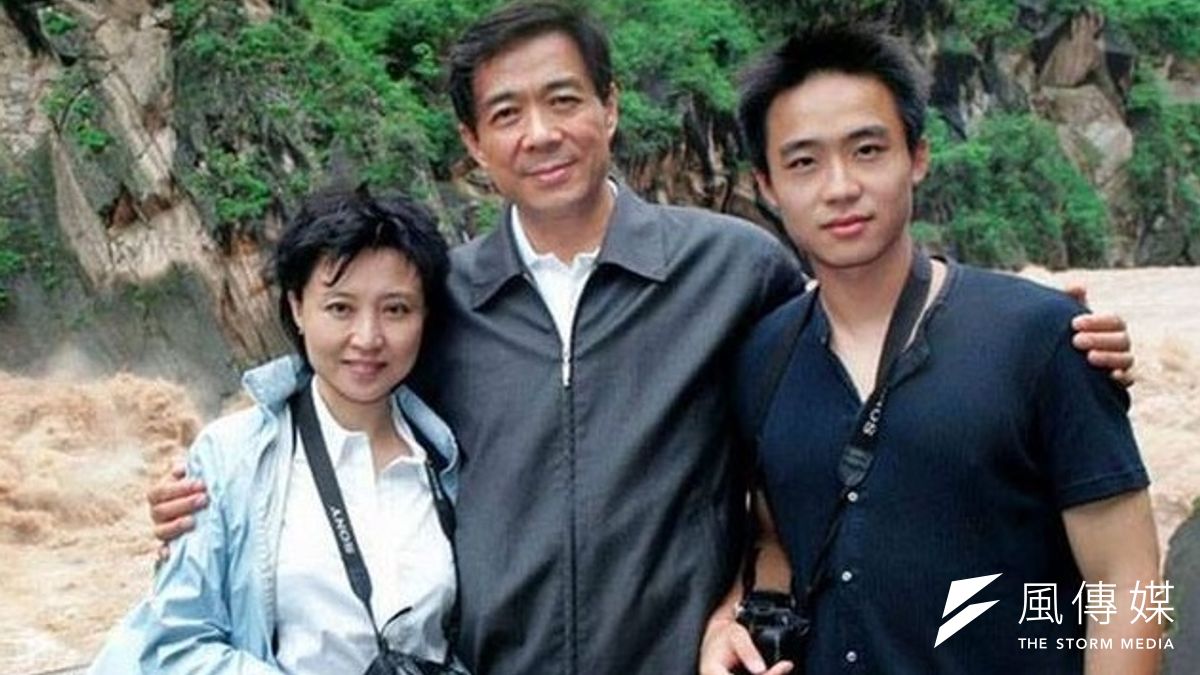 薄熙來(中)與其妻谷開來(左),兒子薄瓜瓜。(取自網路) 薄熙來(中)與其妻谷開來(左),兒子薄瓜瓜。(取自網路)