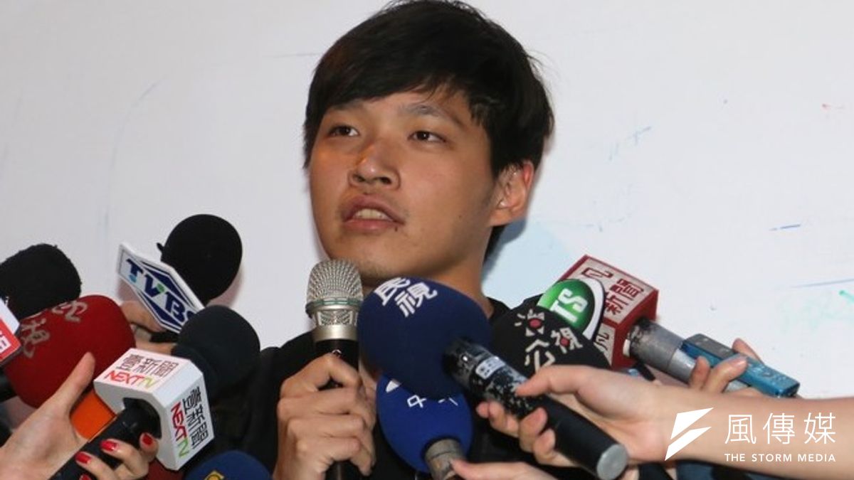 太陽花學運即將在明天結束,學運領導人陳為廷9日晚間接受訪問。(吳逸驊攝) 太陽花學運即將在明天結束,學運領導人陳為廷9日晚間接受訪問。(吳逸驊攝)