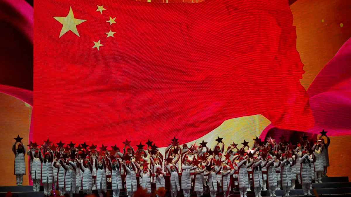 筆者提到,西方美帝霸權,總是習慣以「人權」干涉他國內政,尤其是針對北京當局,但別忘了一隻手指朝向別人,有另四隻手指朝向自己。(美聯社)