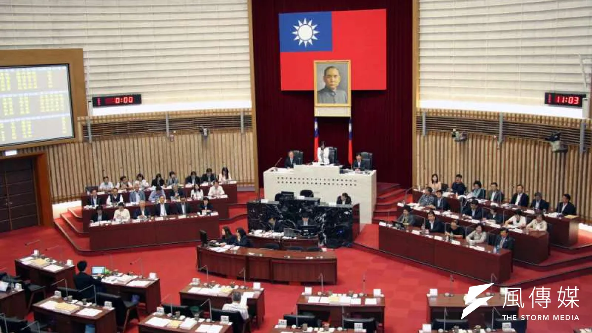 高雄市議會舉行第1次定期大會預備會議,高市議長許崑源決議將兩岸小組工作專案報告提前。(圖/徐炳文攝)