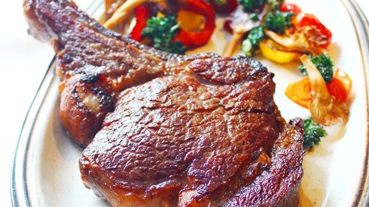 台北老字號牛排館擁有什麼秘密,能在美食戰場中殺出一片天?(圖/雅室牛排達人@facebook) 台北老字號牛排館擁有什麼秘密,能在美食戰場中殺出一片天?(圖/雅室牛排達人@facebook)