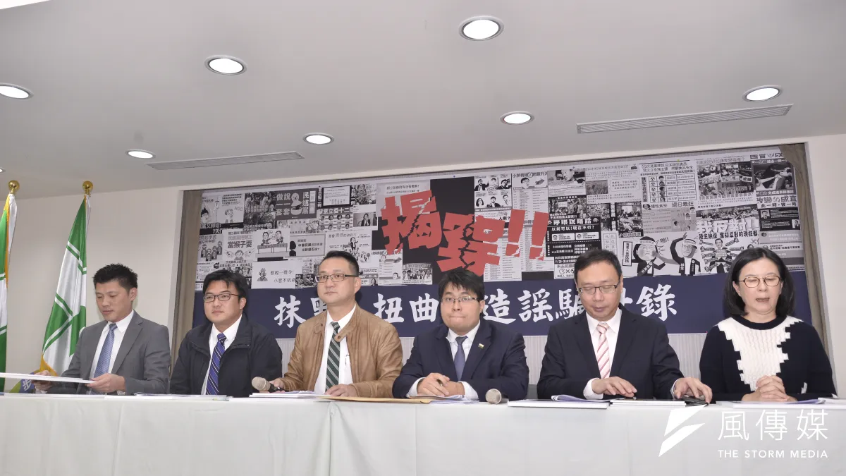 民進黨5位發言人,28日一同召開記者會,痛批國民黨。(甘岱民攝)
