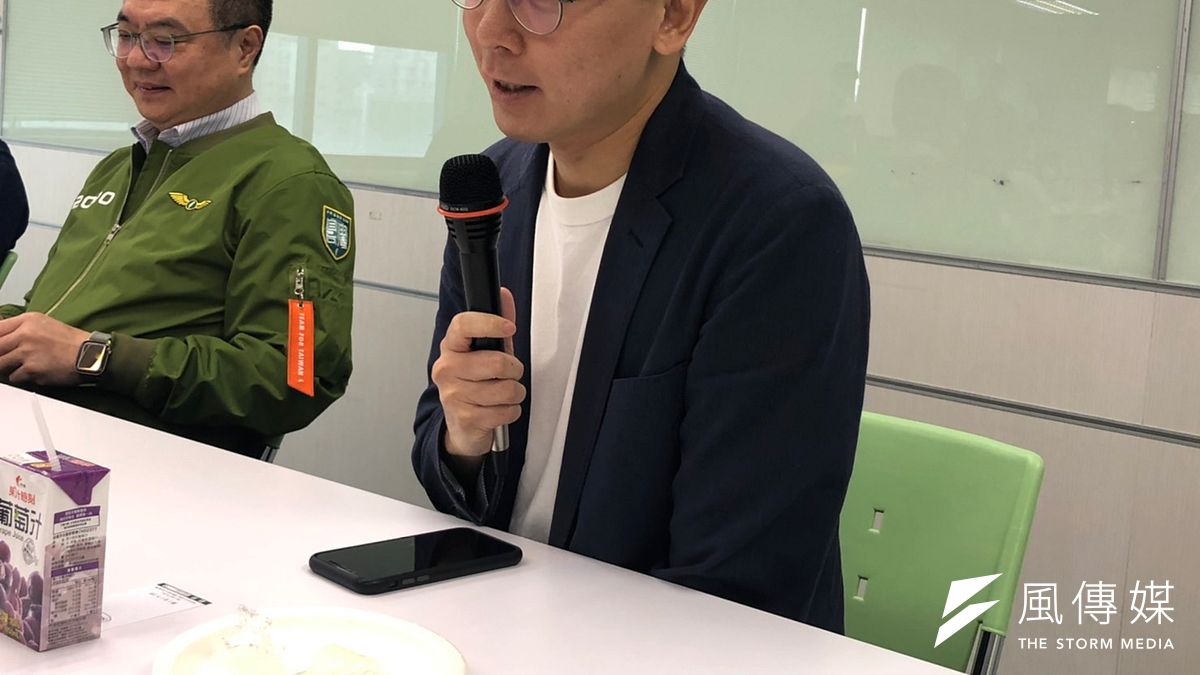 民進黨副秘書長林飛帆(右)直指,前高雄市長韓國瑜留給偏門、走極端的手法,這種政治操作沒有必要。(資料照,顏振凱攝) 民進黨副秘書長林飛帆(右)直指,前高雄市長韓國瑜留給偏門、走極端的手法,這種政治操作沒有必要。(資料照,顏振凱攝)