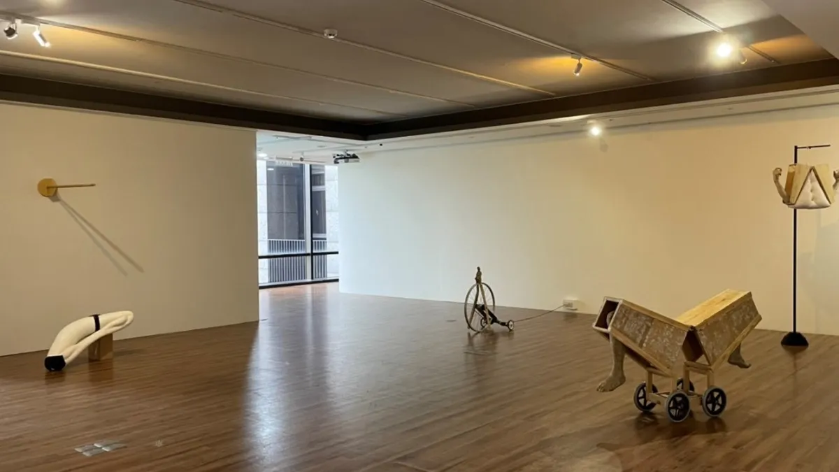 「肉身欲言」雕塑聯展即日起至4月17日在新板藝廊展出,歡迎民眾共同參與。(圖/新北市政府)