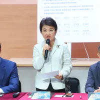 台中市長の盧秀燕氏(中)が訪米行程を開始予定。(写真/顏麟宇撮影) 台中市長の盧秀燕氏(中)が訪米行程を開始予定。(写真/顏麟宇撮影)