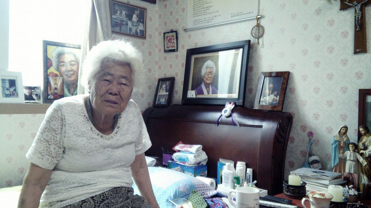 李玉善戰時被抓到慰安所,活到現在,願望只是聽到日本的一句對不起。(圖/香港01/作者提供) 李玉善戰時被抓到慰安所,活到現在,願望只是聽到日本的一句對不起。(圖/香港01/作者提供)