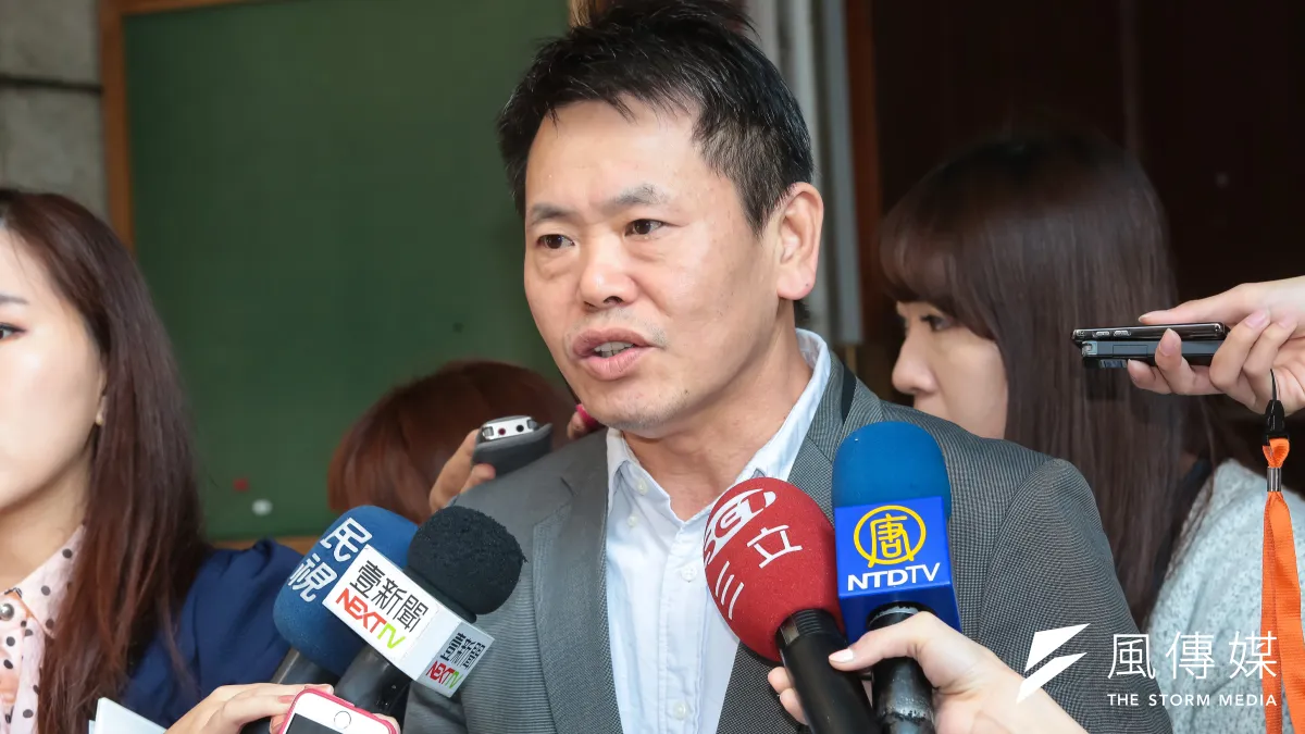 針對行政院長林全28日上午表示,「前瞻基礎建設計畫」沒有考慮藍綠。對此,首席副書記長林為洲砲轟,如果林全再不向外界解釋到底是如何分配,「只有2個字給他,叫作:我呸!」(資料照,顏麟宇攝)