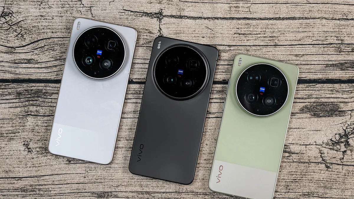 -vivo X300 Ultra推出曠野綠、雪峰白、火山黑3款配色,本次主打的新色「曠野綠」成為消費者最青睞的配色選項。(vivo提供)