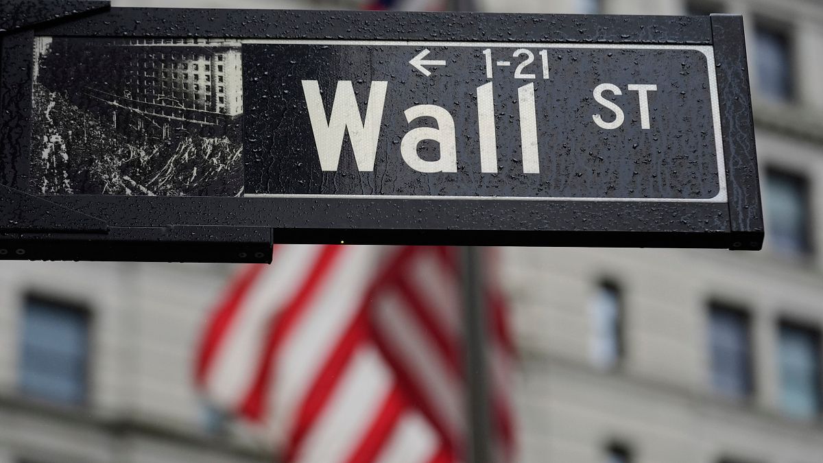 高盛和摩根大通便陸續撤回經濟衰退的預測,並上調了標普500指數的目標價。(美聯社) 高盛和摩根大通便陸續撤回經濟衰退的預測,並上調了標普500指數的目標價。(美聯社)