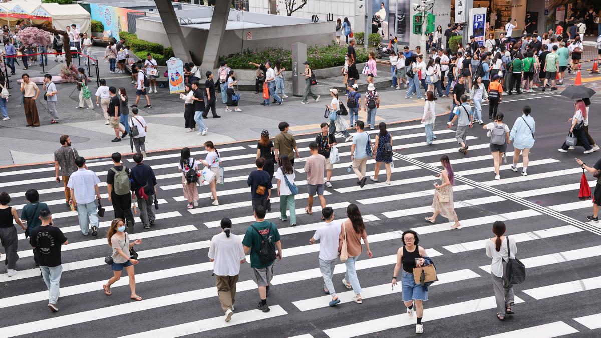 月薪不到4萬是常態?工程師揭台灣經濟「兩極化」悲歌:除了AI,其餘產業都「BI」
