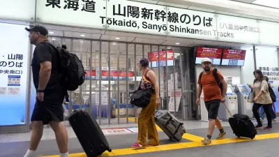 2024年8月30日,日本東海道與山陽新幹線停駛。(美聯社)