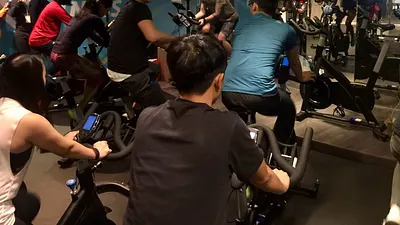 自己的運動數據依然隨著個人手機 APP 隨時隨地帶著走,無論在健身房、戶外或是在家運動,紀錄都可持續、完全不斷線。